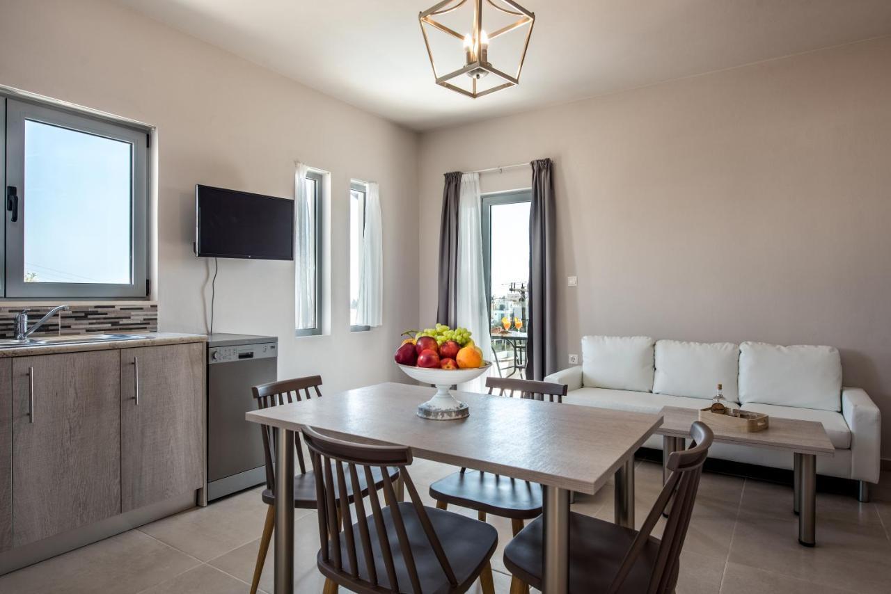 Asteri Apartments Und Studios Makrýgialos Dış mekan fotoğraf